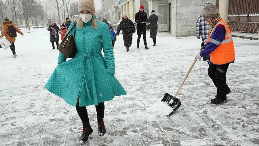 Потепление в Москве зима. Мороз и оттепель. Начало января. Бриборы на морозе. 28 декабря 2021 года