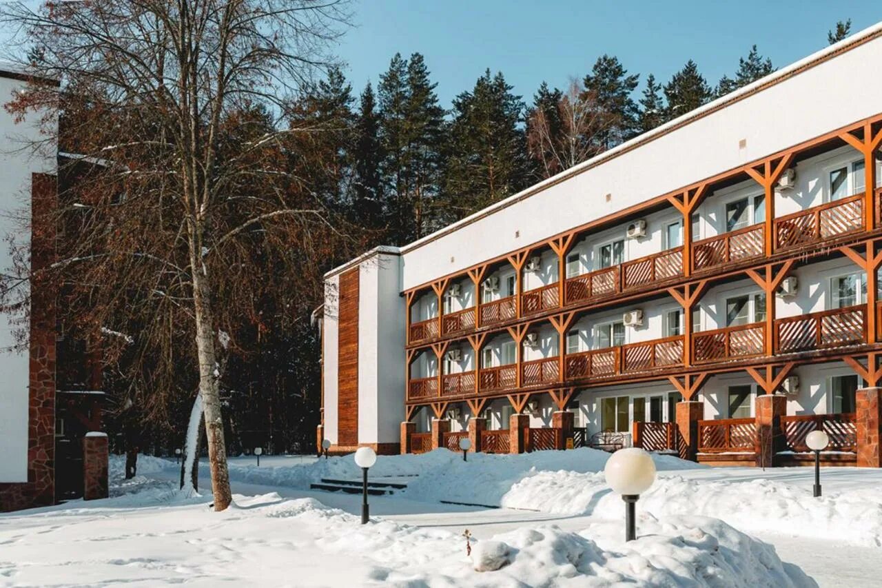 Яхонты истра пляж. Яхонты истра 2023. Яхонты истра. Яхонты авантель истра. Истринское водохранилище отель яхонты.