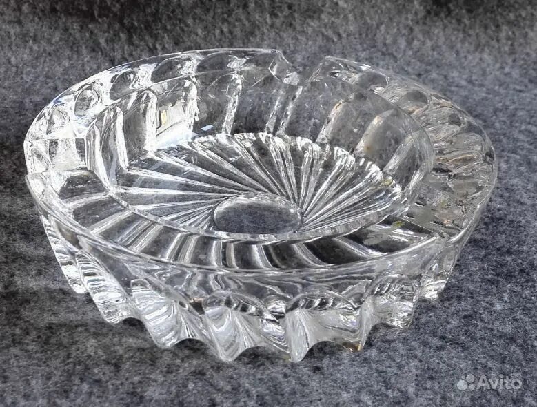 Пепельница напольная хрустальная pn 4021. Пепельница богемия хрусталь. Большая хрустальная пепельница. Пепельница из хрусталя. Moser пепельница 00560/e.