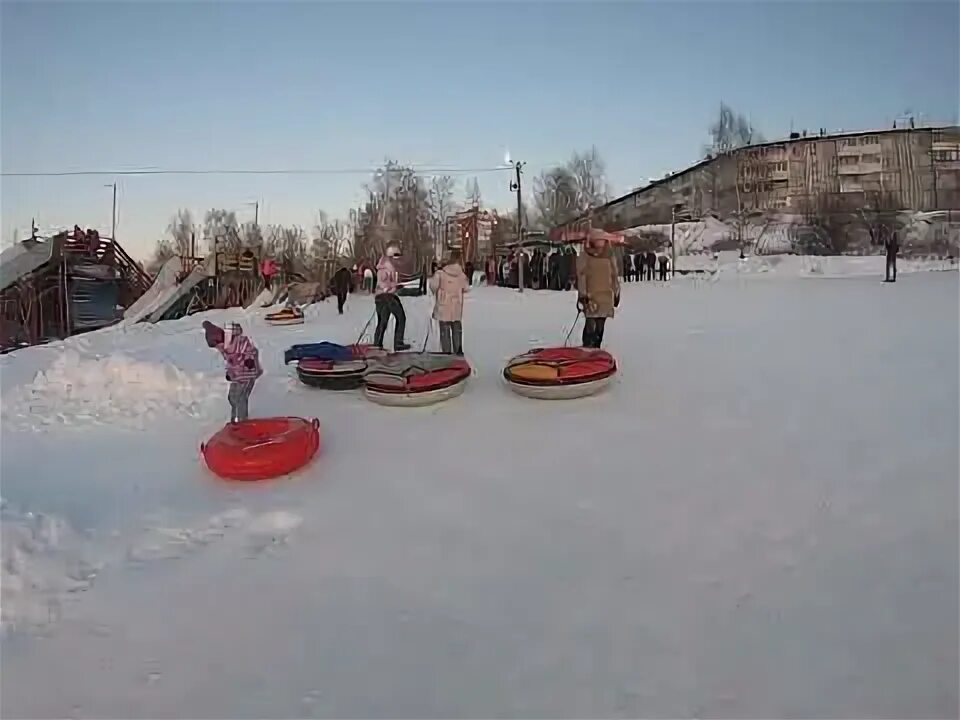 Инта снежный городок. Ледяной городок в чите 2022. Ледяной городок парк белинского. Ледяные горки. Ледовый городок чита площадь ленина.