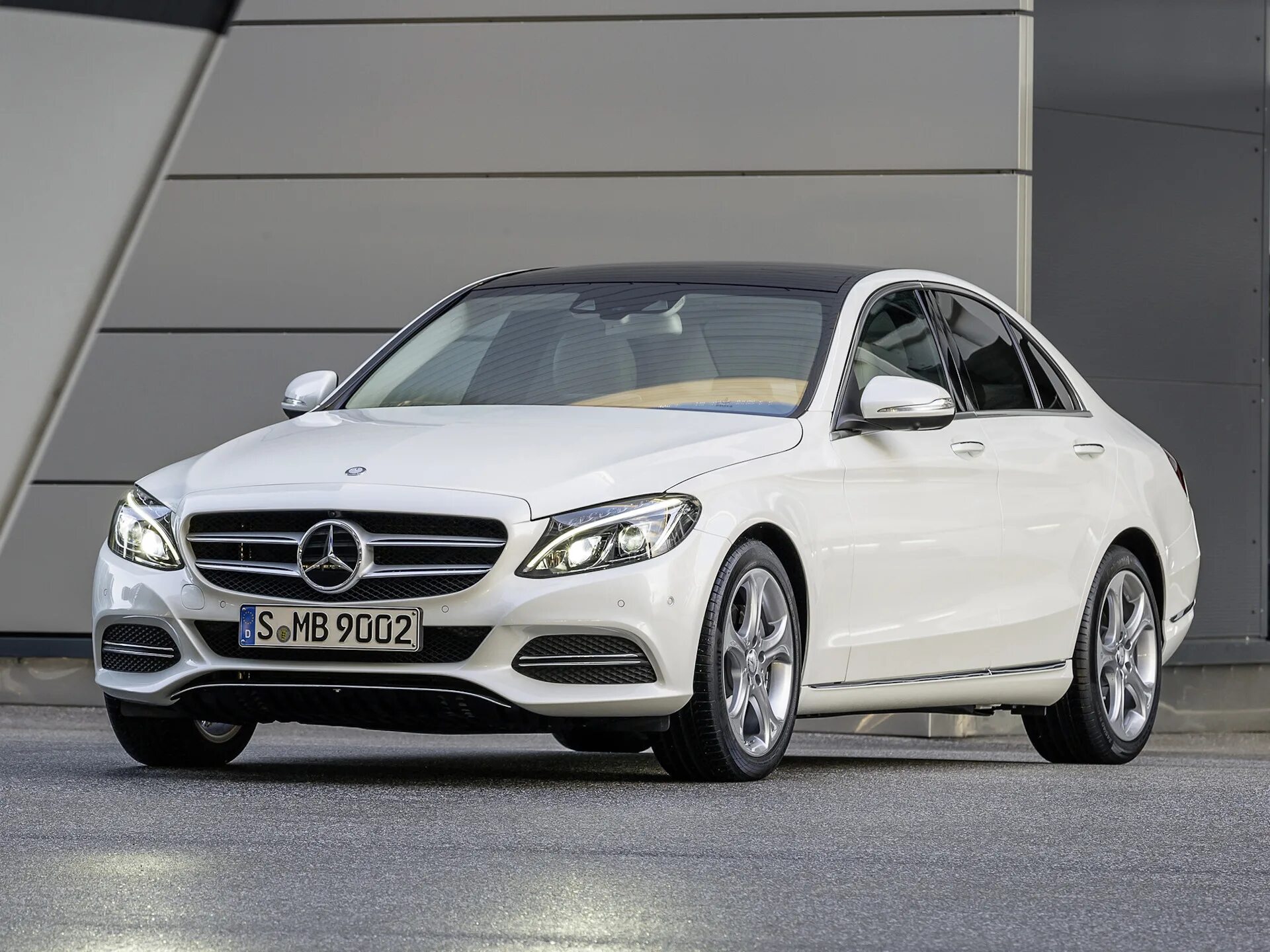 Mercedes-Benz C220 BlueTec AMG Line 2014 года выпуска для рынка Великобритании и