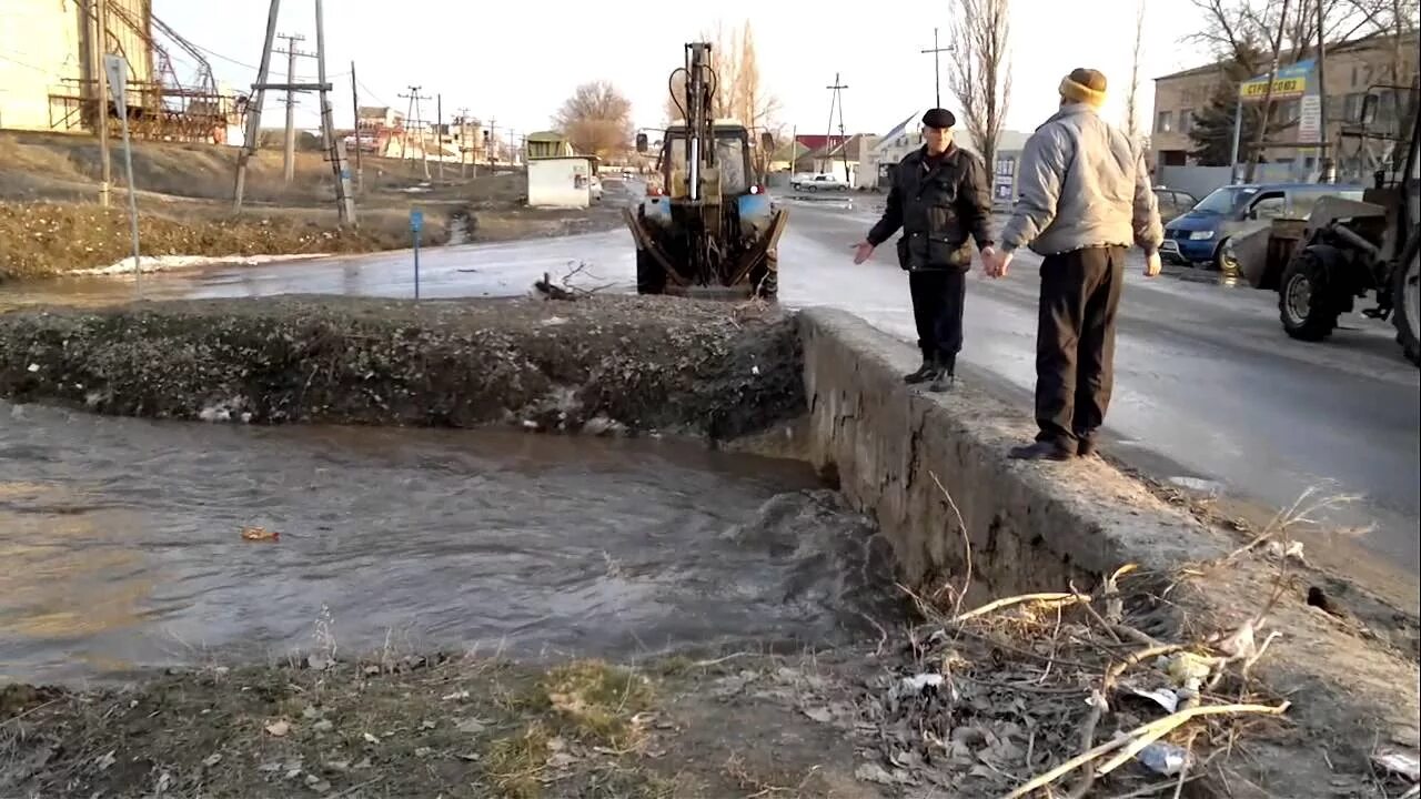 Видео фролово. Парад победы 2023. Фролово заречка. Видео фролово. Музей 5 школа фролово под открытым небом.
