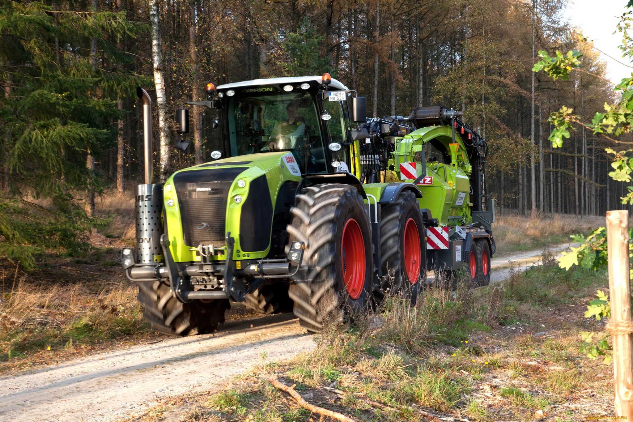 Тракторные дороги. Трактор CLAAS Xerion. Трактор Ксерион 5000. Трактор CLAAS Xerion 5000 комбайн. Трактор CLAAS Xerion 2500.