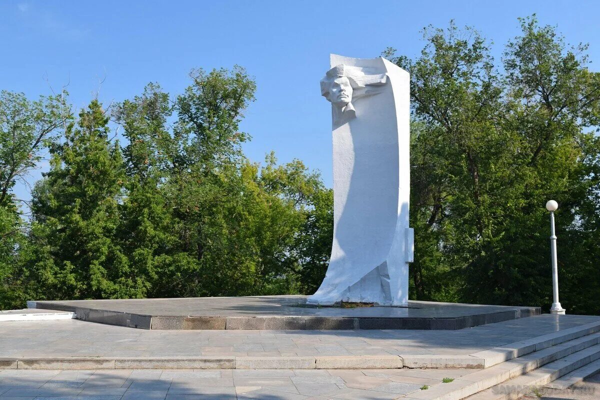 Памятники города самары
