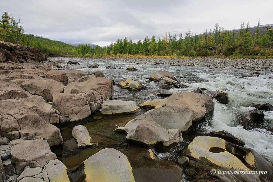 Древнее озеро в юго восточной части сибири