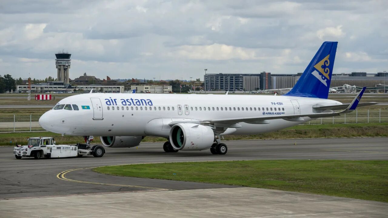 Айр казахстан. A320 Air Astana. Airbus a320-271n. Air Astana самолеты. Airbus a320neo Air Astana.