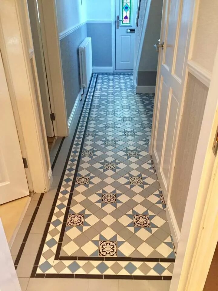 Плитка на пол прихожая кухня. Метлахская плитка в интерьере. плитка victorian floor. плитка в прихожей. плитка в коридор на пол.