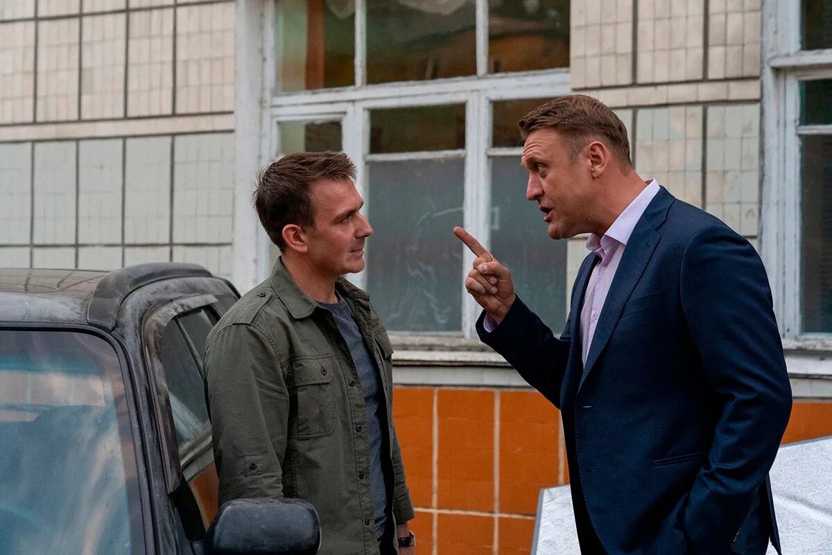 Хрустальный на основе каких реальных событий. Хрустальный сериал 2025. антон васильев хрустальный. хрустальный сериал антон васильев. антон васильев сериалы 2025.