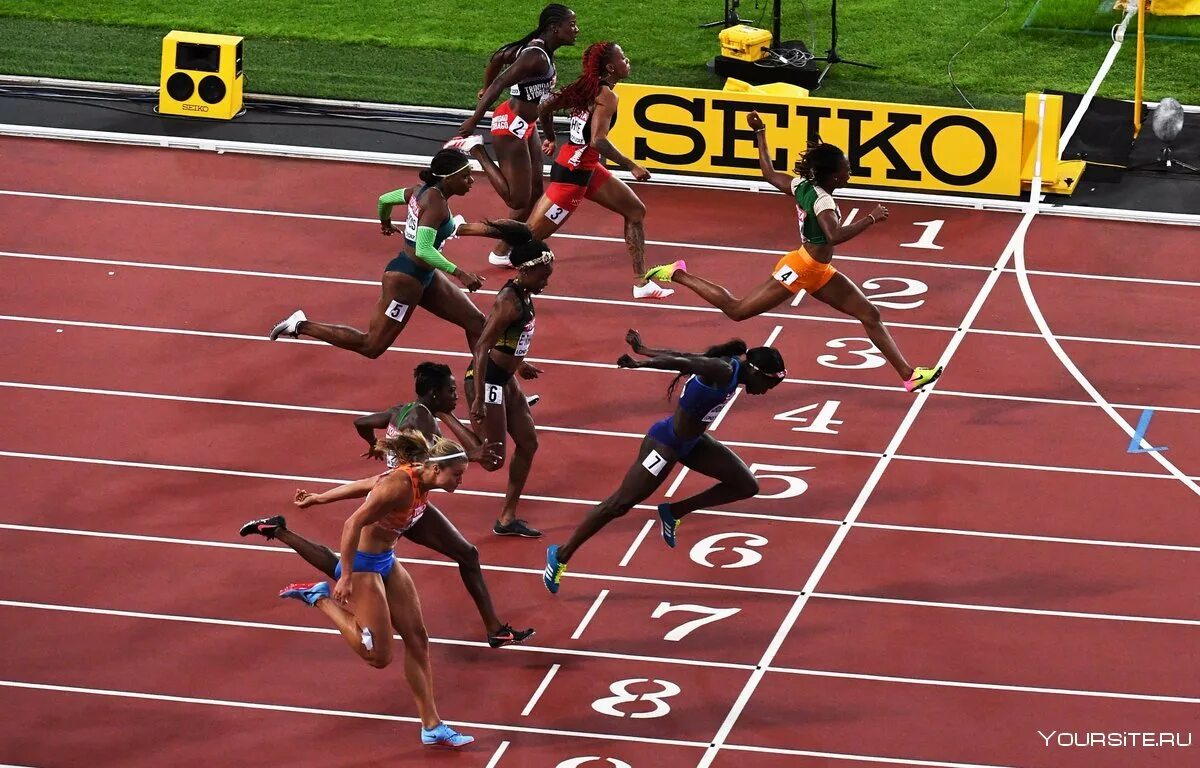100 метров с какого старта. Спринт 100м. Тори Боуи легкая атлетика. Финиширование бега легкая атлетика. Спринт 100 метров женщины.