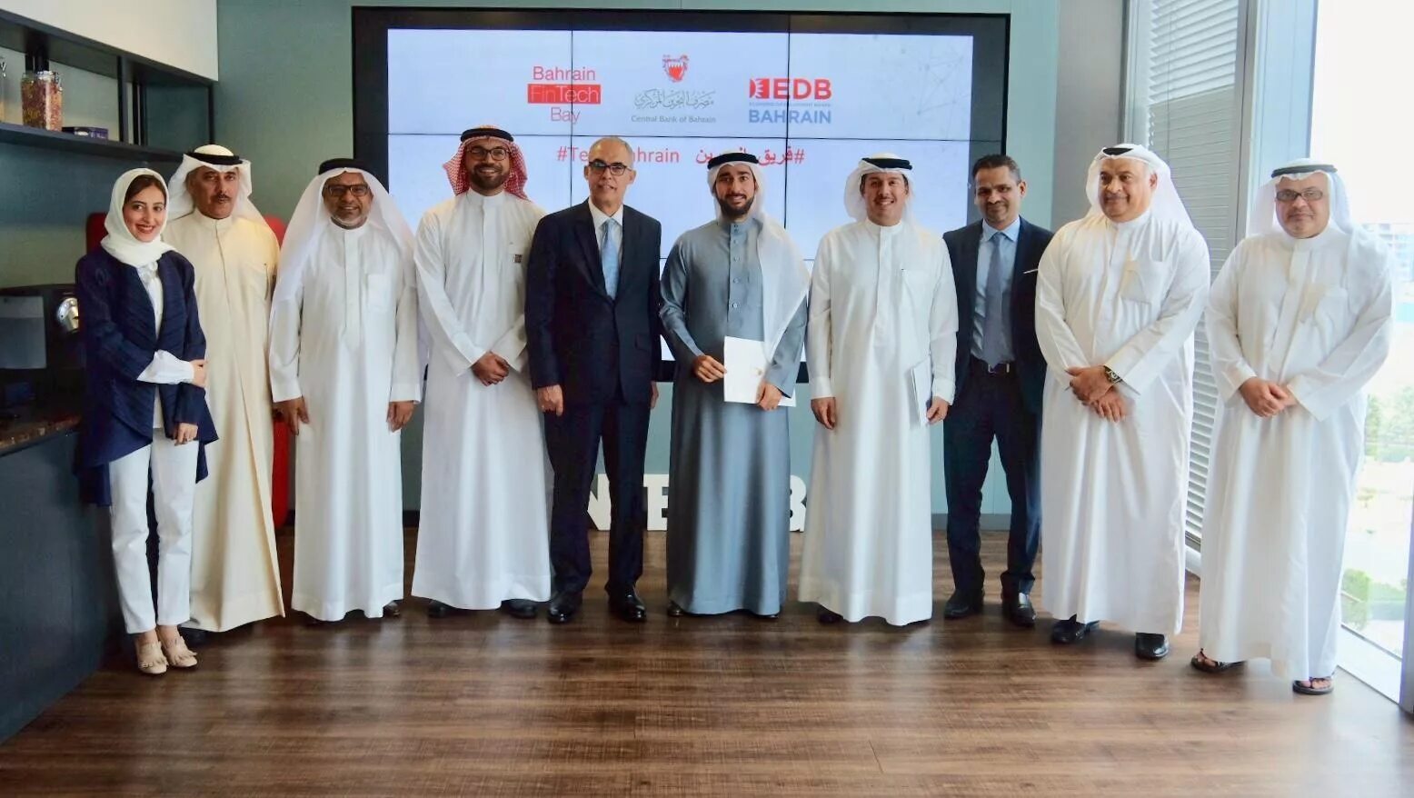 Бахрейн новости. Бахрейнский костюм. Бахрейн население. Парень из бахрейн. Трасса бахрейн ф1.