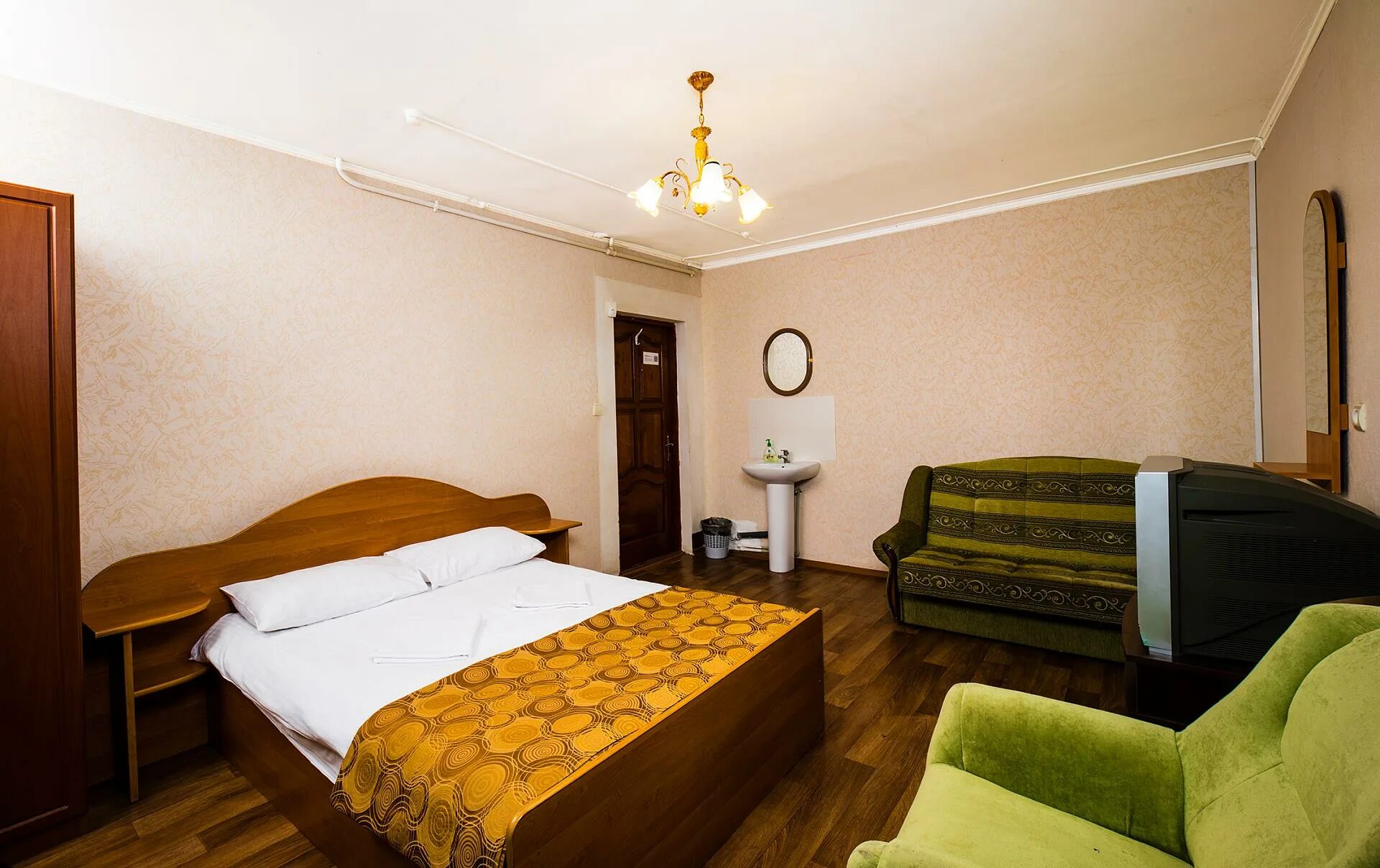 Гостиница 1 звезда. Гостиница люмьер светлогорск. Пансионат русь в светлогорске. Светлогорск отели недорогие гостиницы. Мини отели в светлогорске калининградской области.