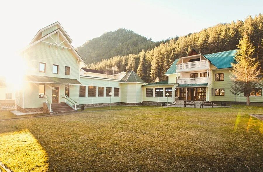 горный алтай прокат. виды отдыха рядом с белухой. горнолыжка на алтае манжерок. конная прогулка алтай катунь. горный алтай прокат.