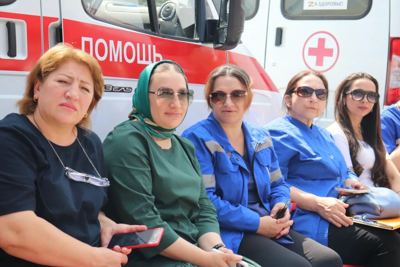 Медика кизилюрт. Скорая. Кизилюртовская городская стоматологическая поликлиника кизилюрт. Дагестан город кизилюрт. Поликлиника в кизилюрте.