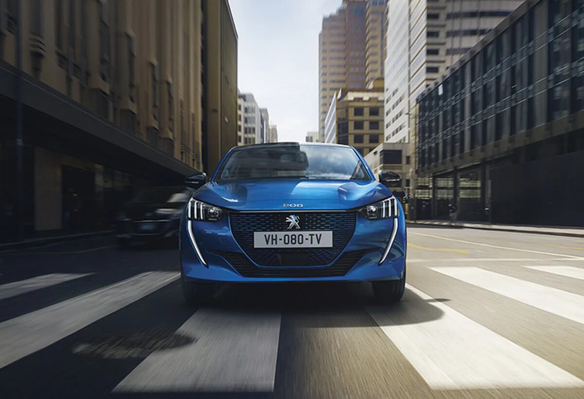 Peugeot e208 2020. Пежо е 208. Пежо электромобиль 2021. Peugeot e-208 (e‑auto). Купить пежо 2019 года