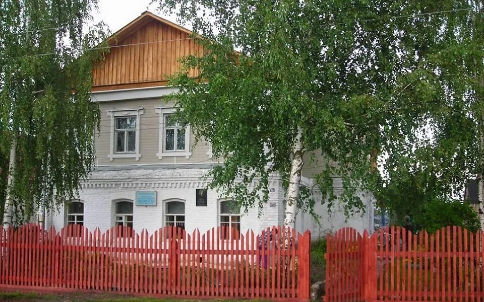 Государственный музей заповедник а с пушкина захарово большие вяземы. Пушкин рязанская область. Памятник сергею есенину в рязани. Пушкинский сквер касимов. Памятник пушкину озерск.
