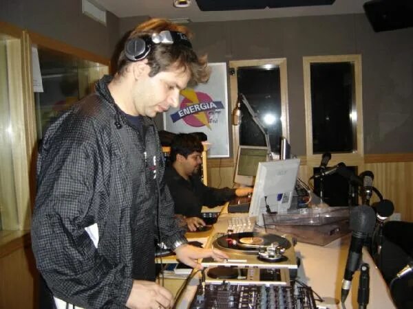 Andy andy dj. Dj andy. Dj кокс. диджей энди фото. диджей андрей мосин dreamseekers.