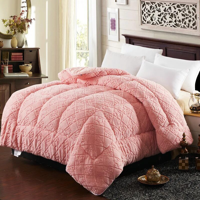 Лучшие теплые одеяла на зиму. Объемное одеяло. Лучшие теплые одеяла на зиму. Постель из овечьей шерсти. Покрывало теплое.