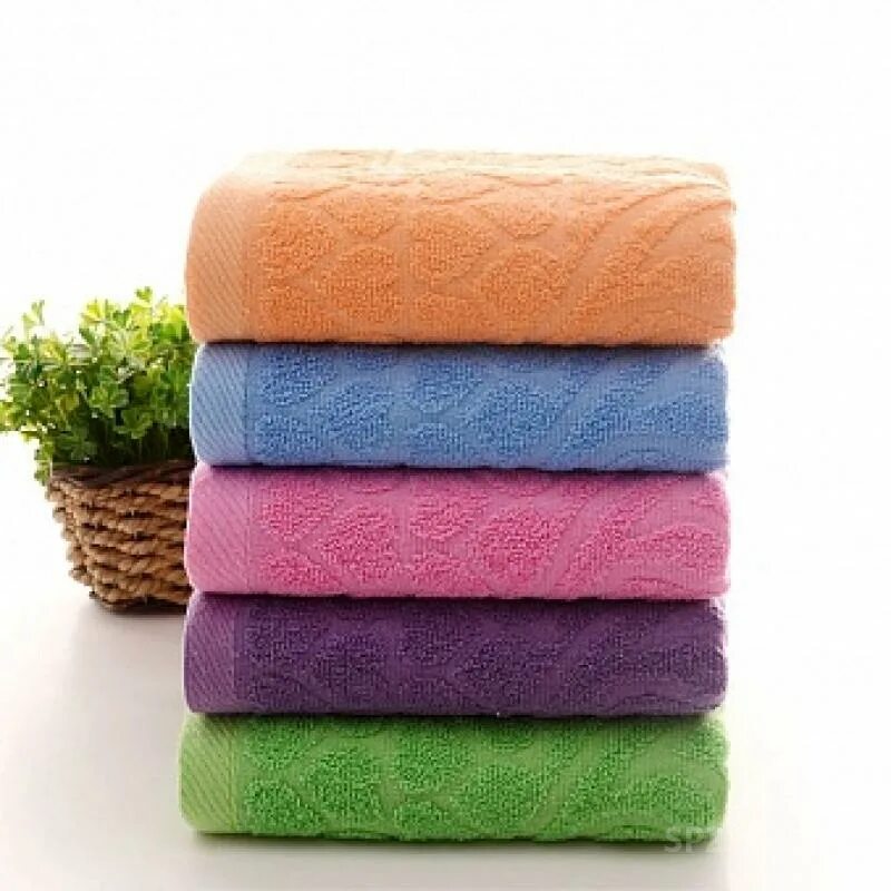 Купить полотенца розница. Полотенце махровое. Текстиль полотенца. Полотенце махровое розовое. Домашний текстиль махровые полотенца.