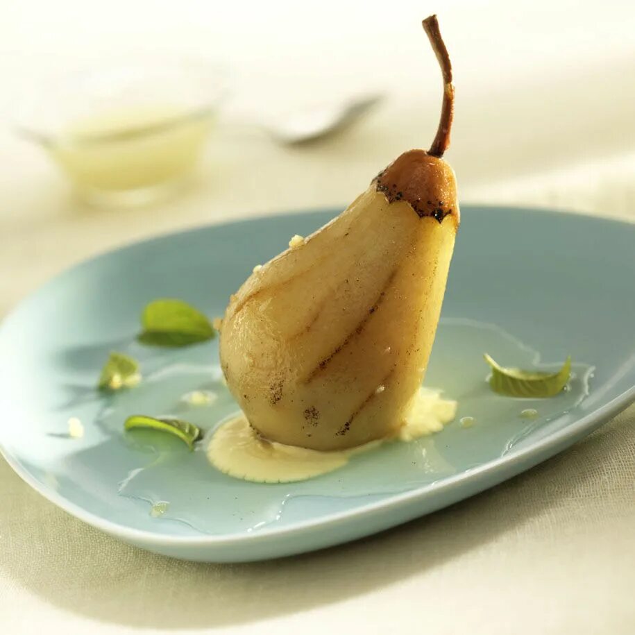 Sweet pear. Десерт из груши. Десерт груша в карамели. Десерты из груши уникальные. Десерт груша Шоколадница.