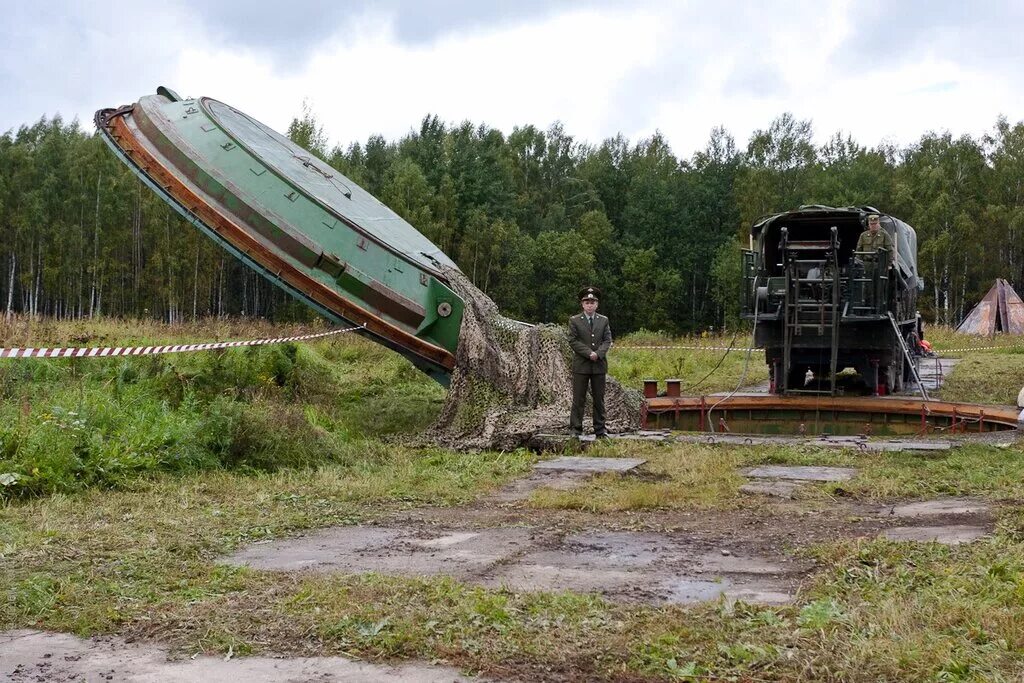 П стря. Шпу ракеты ур-100. Шпу 15п765. Шпу ур-100н УТТХ. Пусковая шахта РВСН.