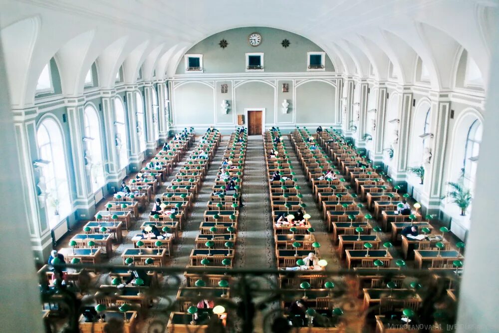 Библиотека пиму. Библиотека имени ленина читальный зал. рнб спб читальный зал. российская национальная библиотека москва. библиотека им ленина внутри.