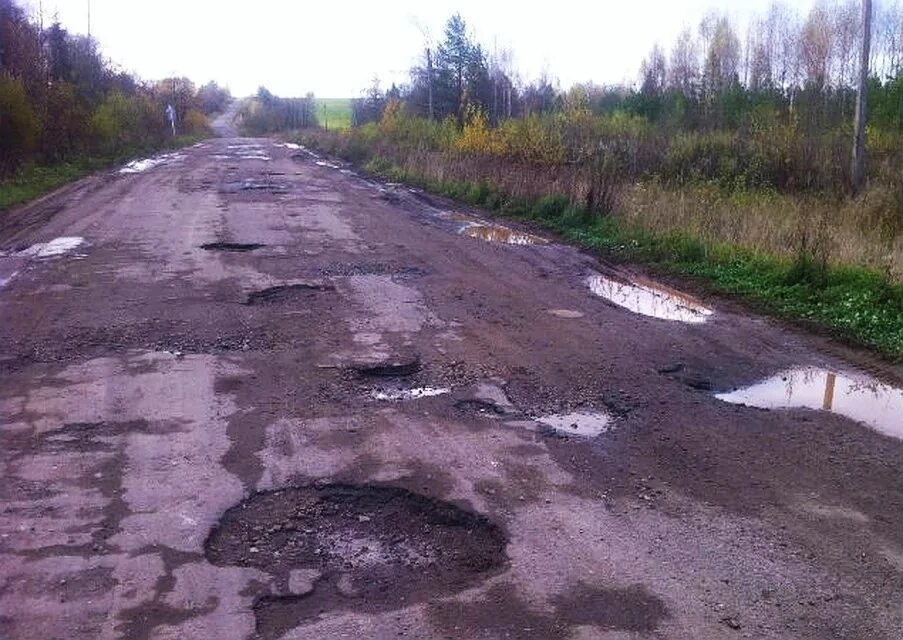 Плохие дороги ответ. Дороги Кировской области. Дорога в Кировской области. Кировская область плохие дороги. Дорога Вятские Поляны Киров.