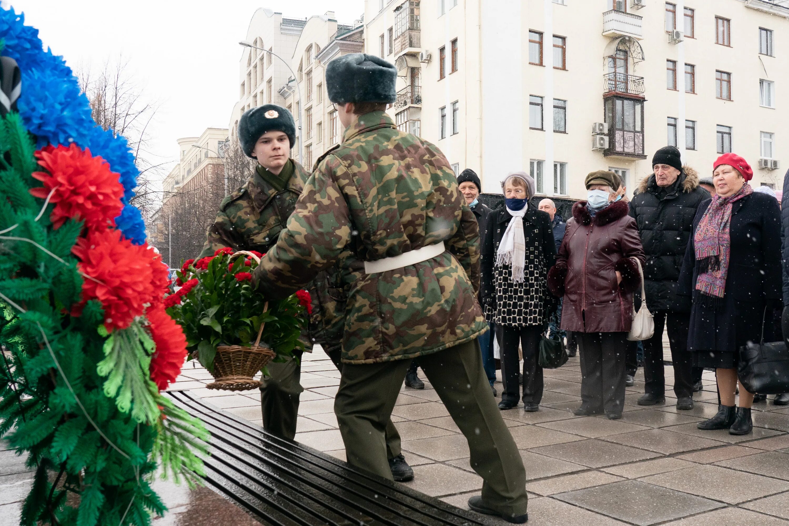 Концлагерь день памяти. Международный день освобождения узников фашистских концлагерей. 11 Апреля день памяти узников концлагерей. Память узников фашистских концлагерей. Международный день узников фашистских концлагерей 11 апреля.