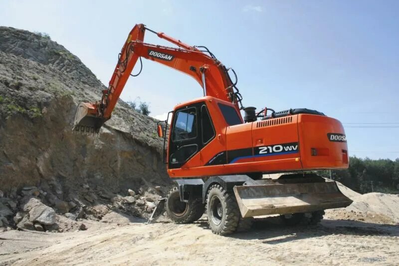 Экскаватор колесный Doosan 210w. Doosan Solar 210w. Экскаватор Дусан 210. Экскаватор Doosan Solar 210w-v.