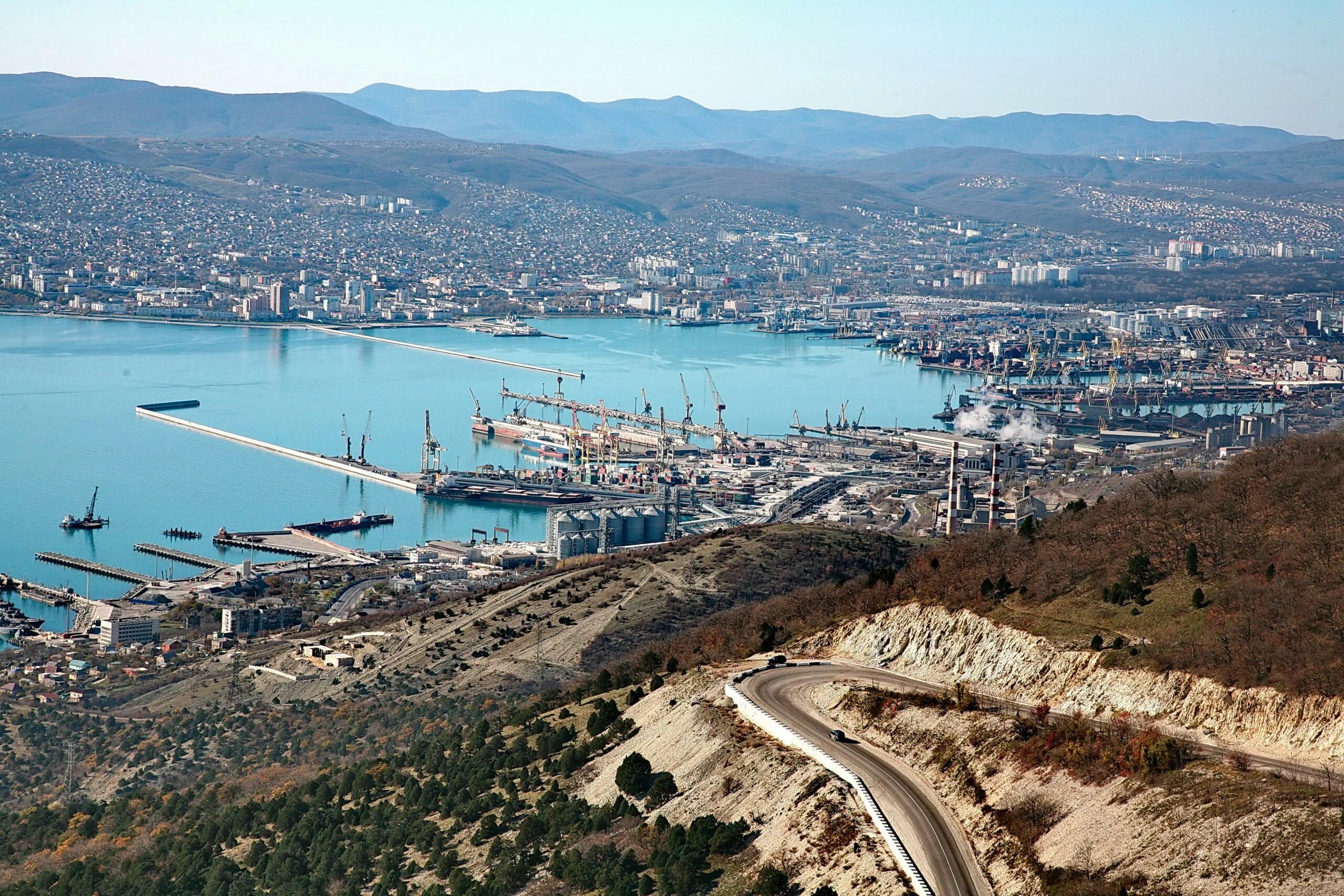 Сайт новороссийск краснодарский край. Новороссийск. Бухта Новороссийска. Современный Новороссийск. Новороссийск / Novorossiysk.