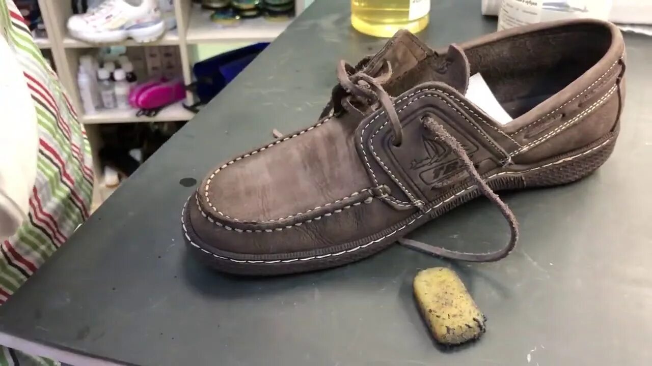 Пятно на ботинках. Нубук пятна. Нубук пятна. Замшевая обувь. Пропитка подошва.