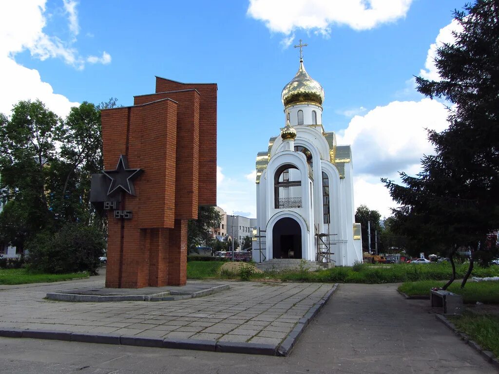 Иваново площадь области. Площадь Победы Иваново. Памятник на площади Победы Иваново. Храм на пл Победы в Иваново. Площадь 40 летия Победы Иваново.