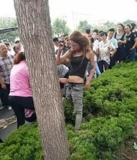 Жена избивает любовницу мужа