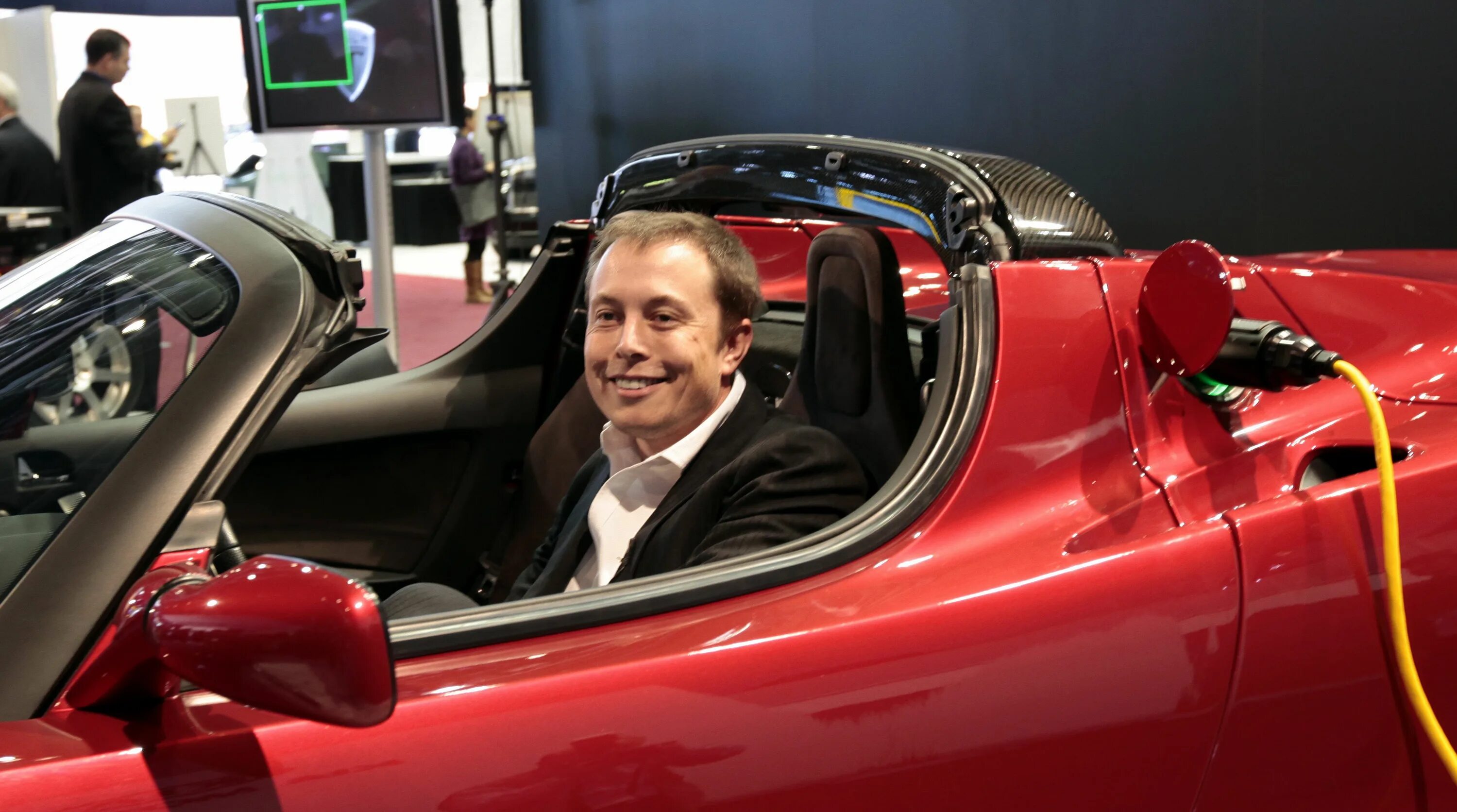Первые владельцы автомобилей. Элон Маск машина Тесла. Илон Маск Тесла. Elon Musk Тесла.