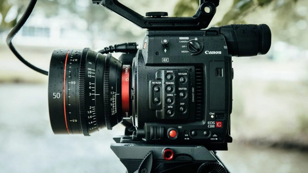 Camera c200. Камера canon c200. canon c200 mk2. canon c200 mark 2. canon eos с100 mark ii.