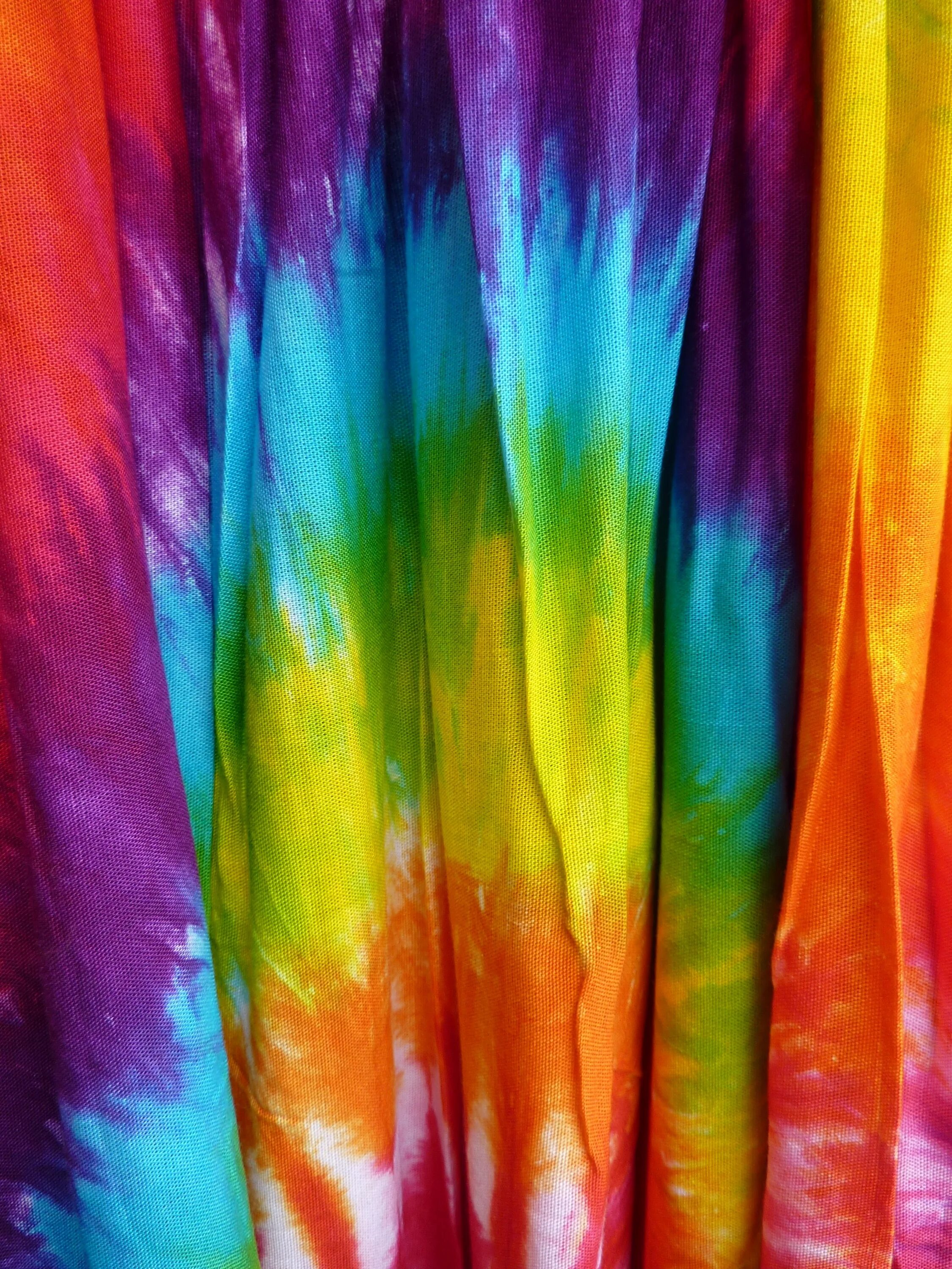 Пестрая ткань. Разноцветная ткань. Ткань разноцветная яркая. Радужная ткань. Разноцветные цвета.