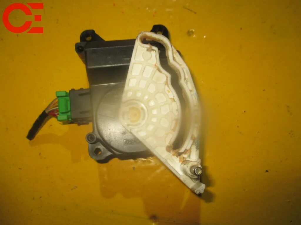 Заслонка в печке хонда whd hl1. Сервопривод хонда. Сервопривод хонда. Где находится сервопривод на печке honda accord 7. Сервопривод хонда.