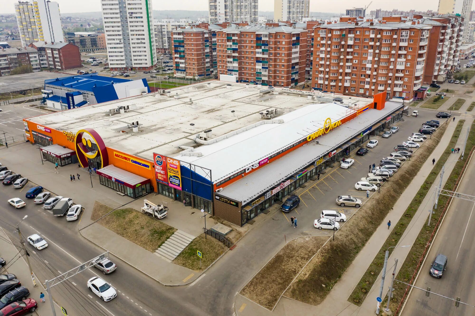 Помещение разгрузки. Тамбур перегрузочный дорхан. Грузовой лифт подъемник для склада. Помещение разгрузки. План арендуемого помещения.