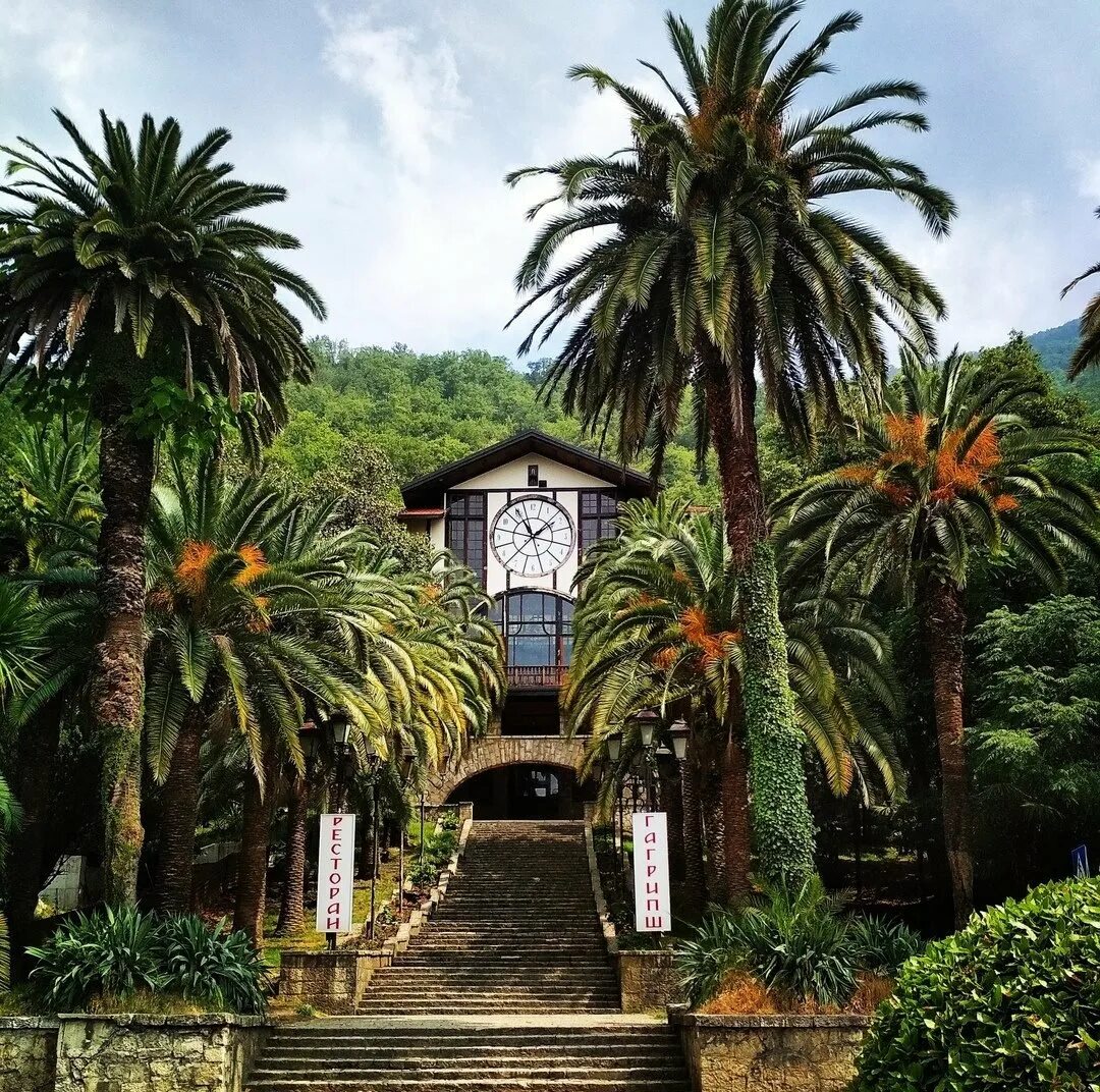 Хашупская крепость абхазия. Абхазия. Достопримечательности абхазии которые стоит посетить. Г. Водопад псырцха абхазия.