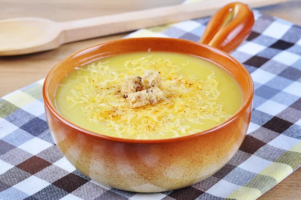 Суп с плавленными сырками и вермишелью. Буламык (сырный суп). сырный суп с лапшой. суп с плавленным сыром. мексиканский сырный суп.