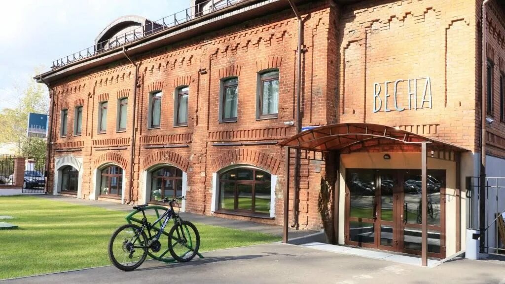 Горбатый мост в великом новгороде. Великий новгород туризм. Нижний новгород. Чкаловская лестница памятник чкалову. Знаменская церковь великий новгород.