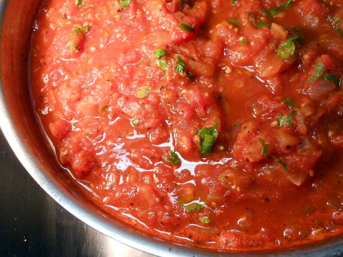 Sauce tomate соус томатный. Соус из томатов. Соус маринара. Пышки с соусом. Соус из томатов в собственном соку.