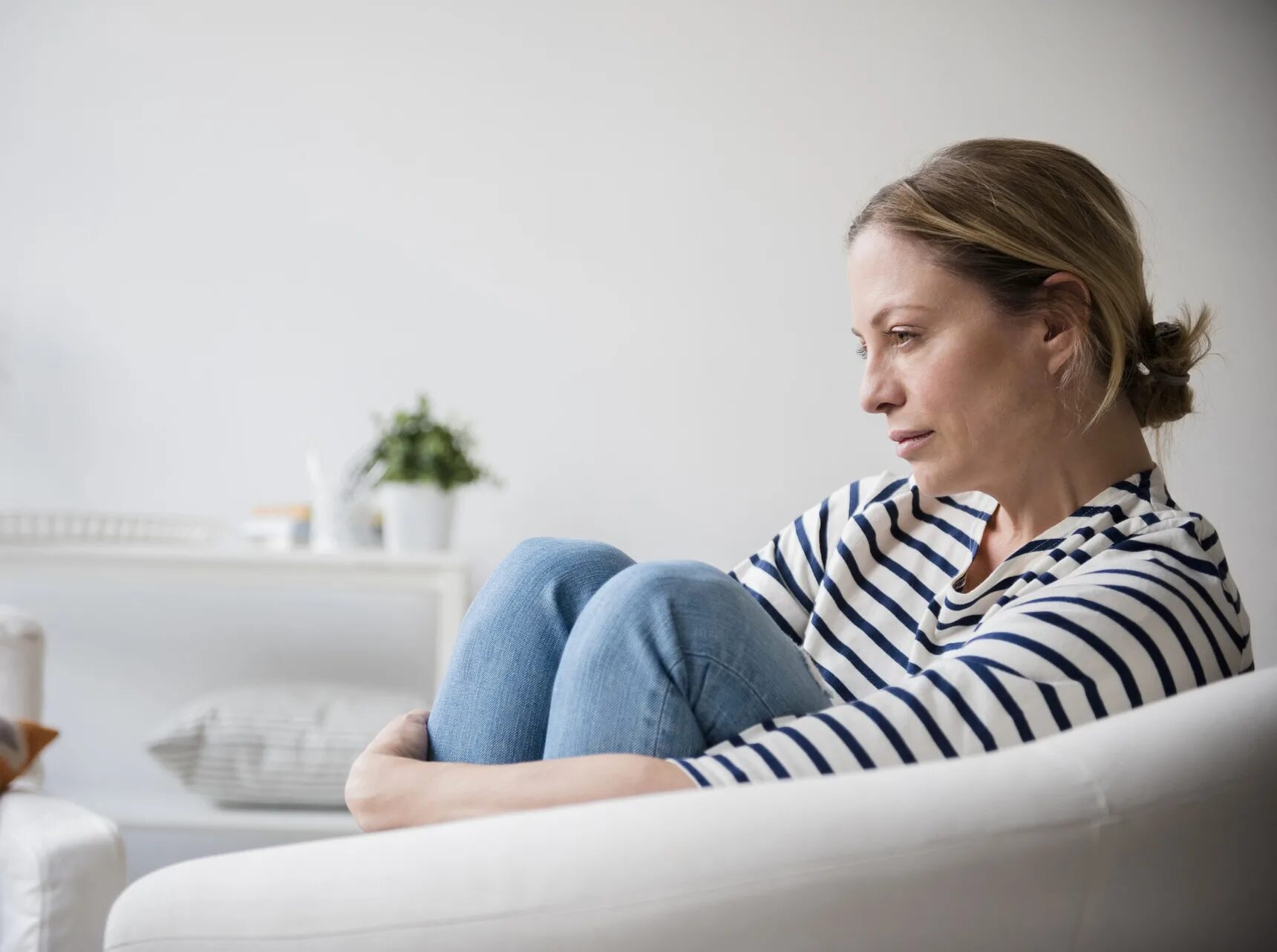 Красивые женщины после 40. Дама средних лет. Как живет женщина после. Уставшая женщина. Как живет женщина после.