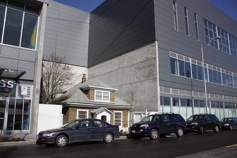 Легендарный дом. Эдит мейсфилд. Дом эдит пиаф. Вилла в ницце. Дом эдит.