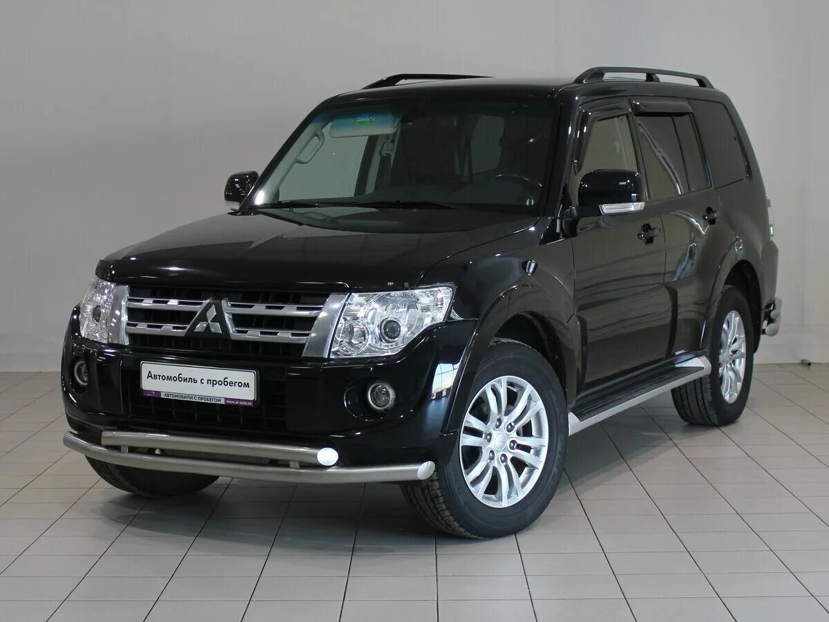 Бензиновые mitsubishi pajero. Митсубиси Паджеро 4. Мицубиси Паджеро 4 черный. Митсубиси Паджеро 4 2013. Pajero Mitsubishi Pajero 4.