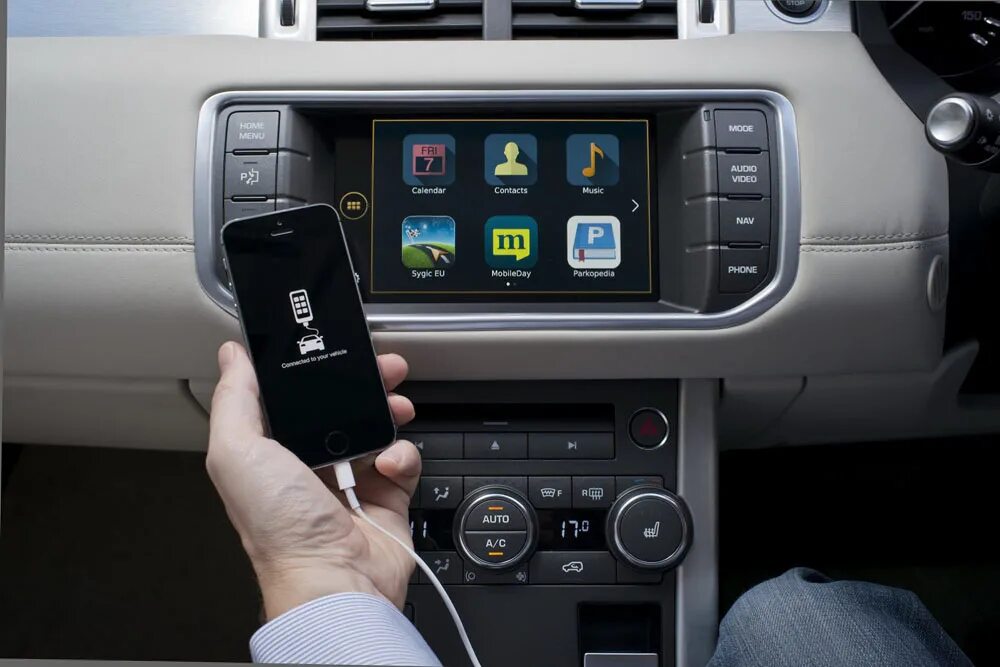 Андроид ленд ровер. Carplay range rover. carplay эвок. incontrol range rover 4. магнитола андроид range rover evoque.