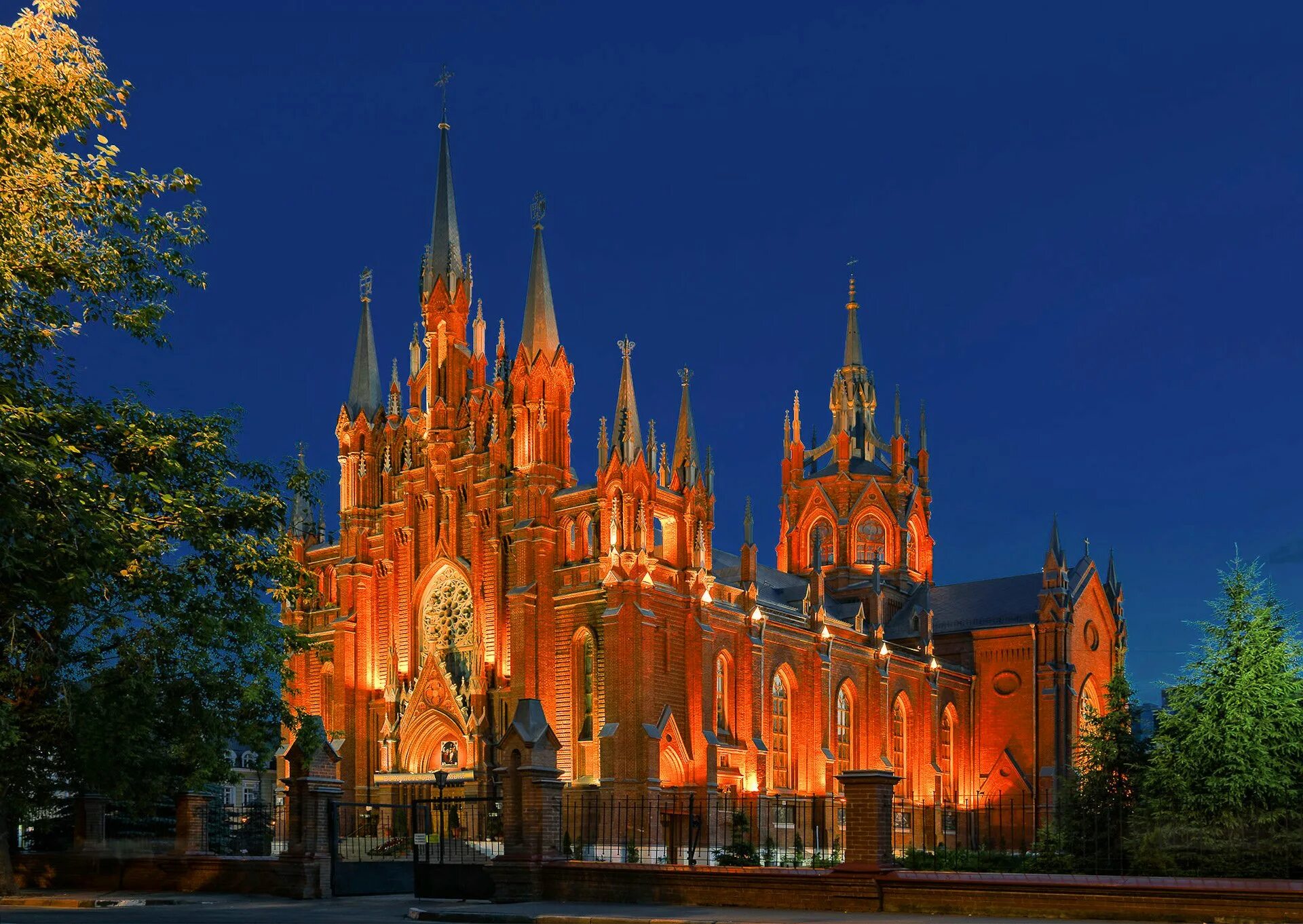 Где в россии католическая церковь. Церковь Непорочного зачатия Девы Марии в Москве.