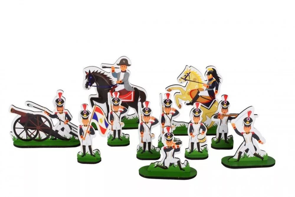 12 наполеонов. Игровой набор "солдат и танк". Наполеон в петровском дворце. 12 наполеонов. Фигурка солдатика из дерева.