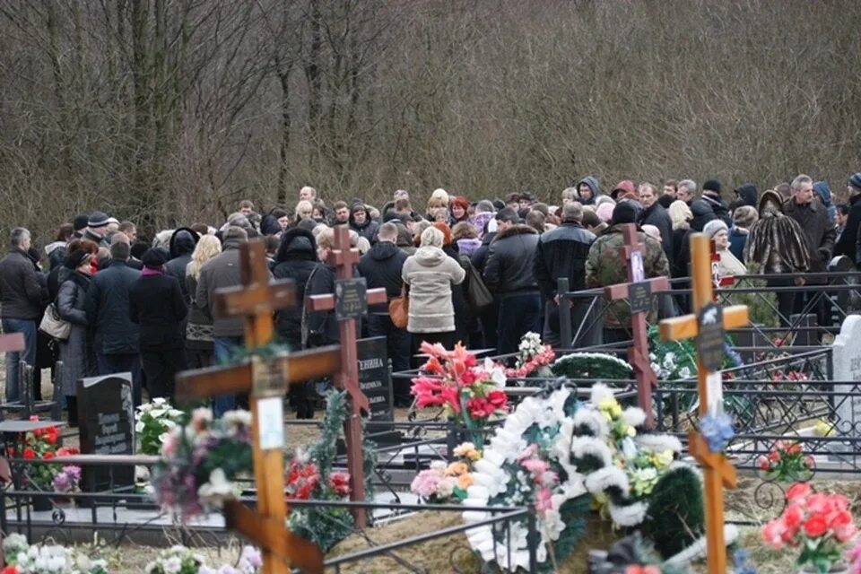 Милану некрасову похоронили. Кладбище во Взморье Калининград. В Калининграде похоронили. Калининградская область посёлок Взморье кладбище.