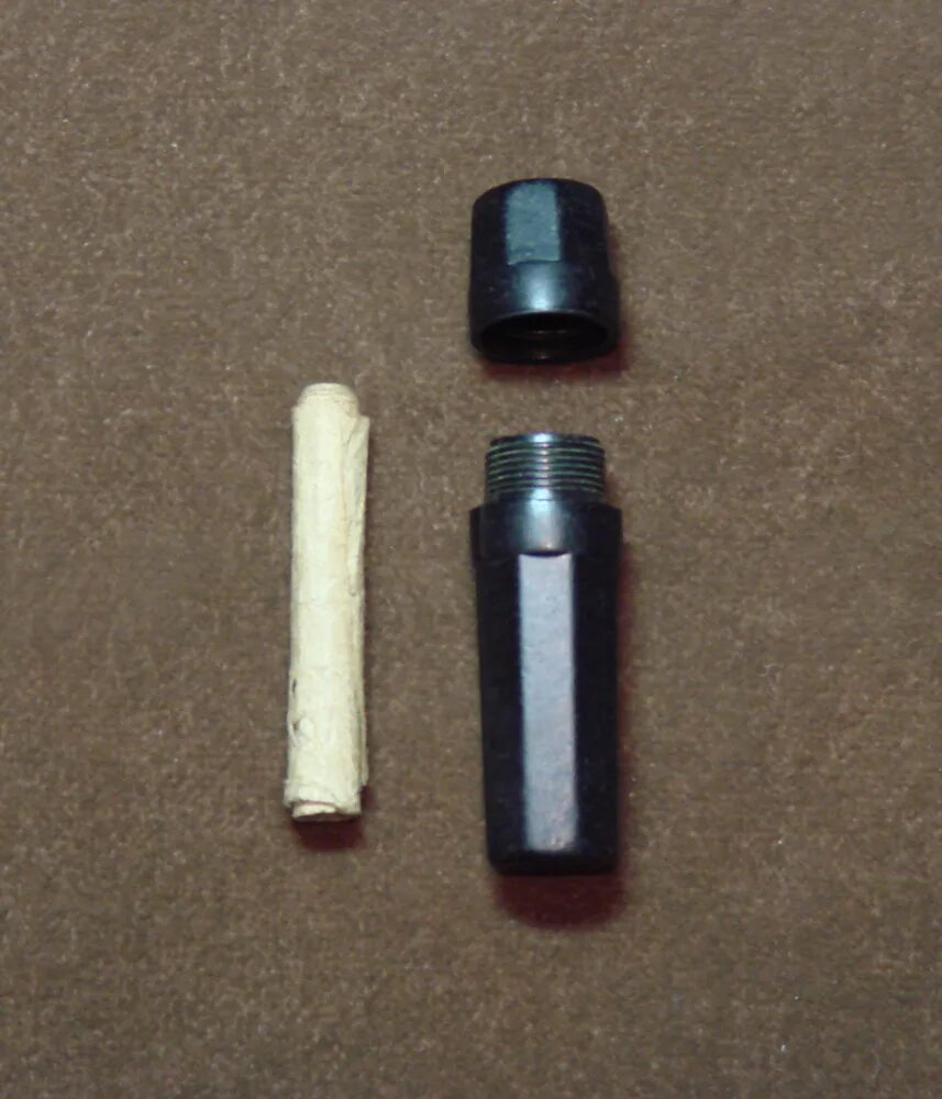 Эбонитовый медальон солдатский. Солдатские медальоны ркка. Бакелитовый медальон ркка. Солдатские медальоны ркка. Медальон солдата великой отечественной войны.