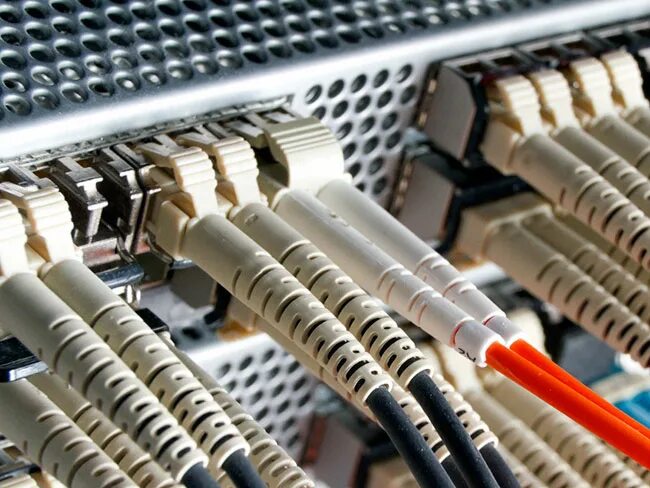 монтажник. монтаж слаботочных систем. электрик слаботочник. подбор оборудования. электрика.